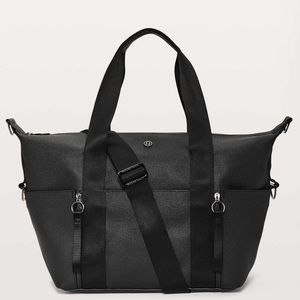 Lululemon Return To Form Duffel